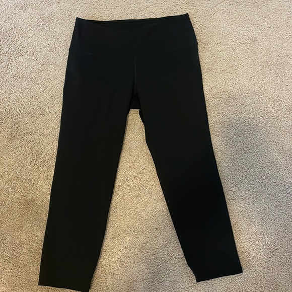 Athleta Pants - Athleta crop leggings